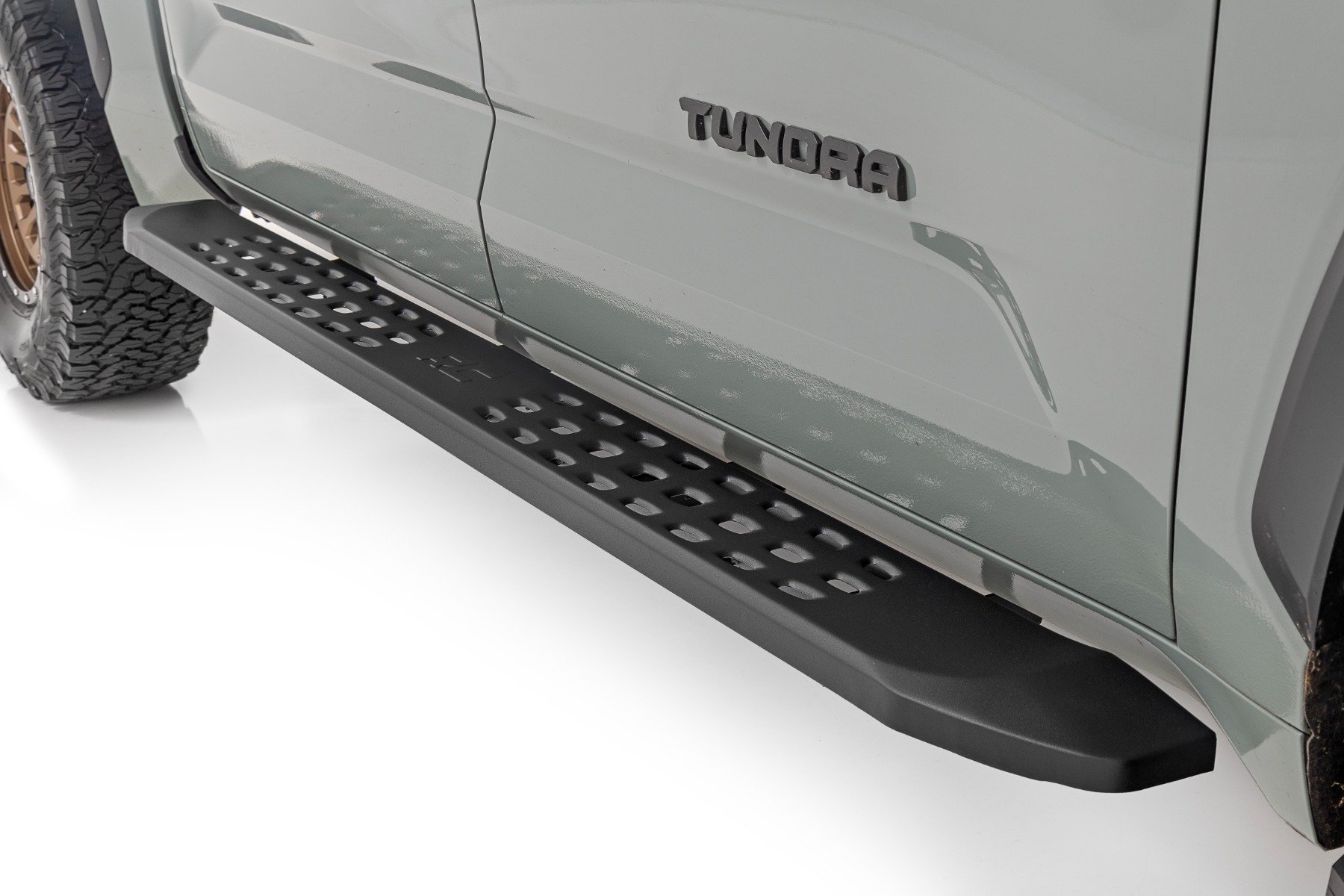 crossroadgaragellc.com: RPT2 Running Board - Crew Cab - Black